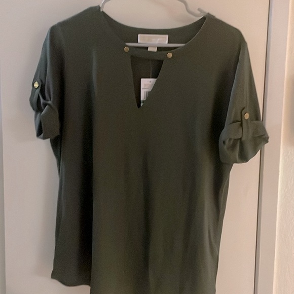 Green NWT Michael Kors V-neck Tee - Picture 3 of 9